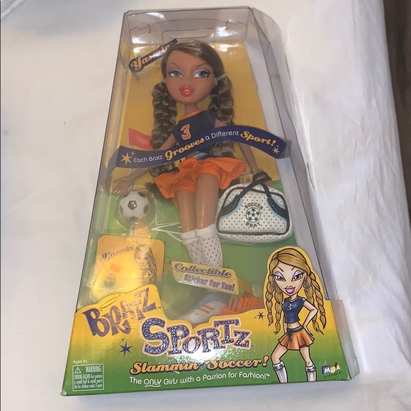 Bratz Other - Bratz sports doll slamming soccer collectible🦋